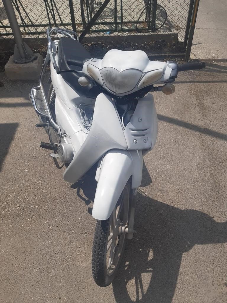 Polis Çalıntı 2 Motosikleti Ele Geçirdi, Şüpheliyi Yakaladı