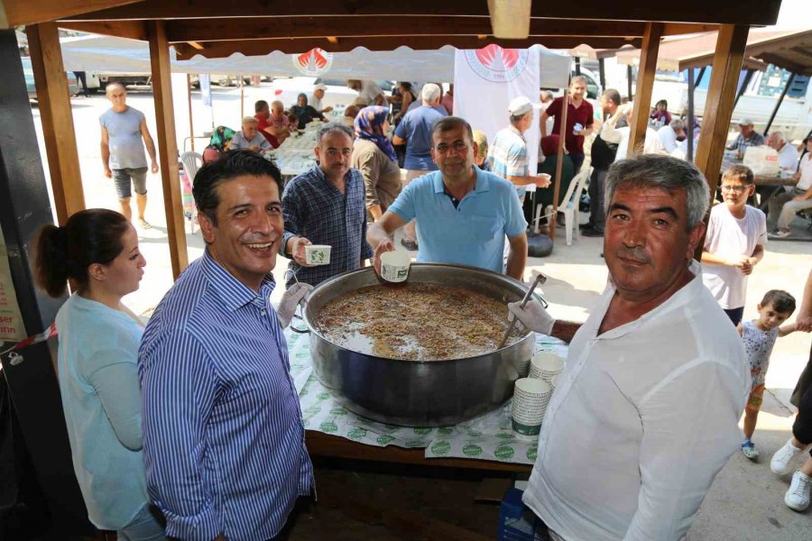 Döşmealtı Belediyesi’nden 6 Bin Kişilik Aşure İkramı