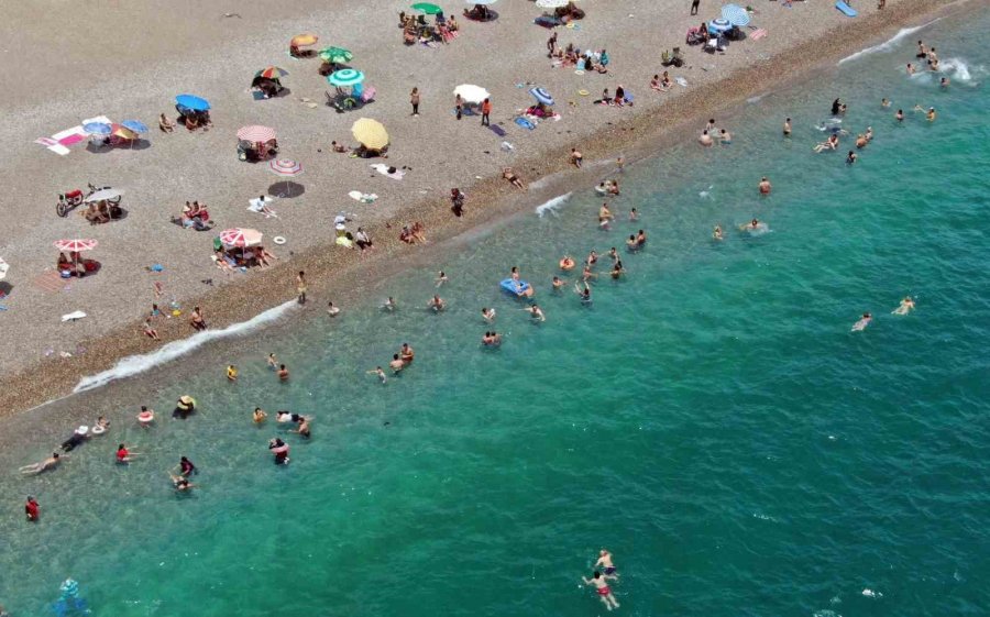 Plajların Deniz Suyu Ölçümlerinde Antalya Damgası