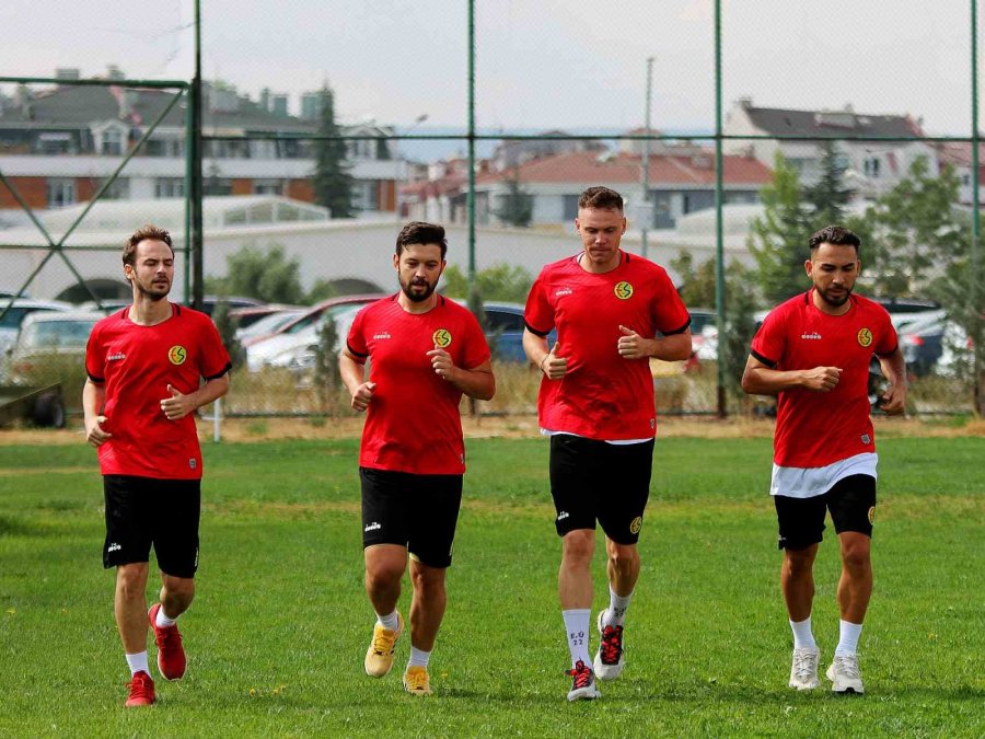 Eskişehirspor’da Tatil Bitti, Topbaşı Zamanı