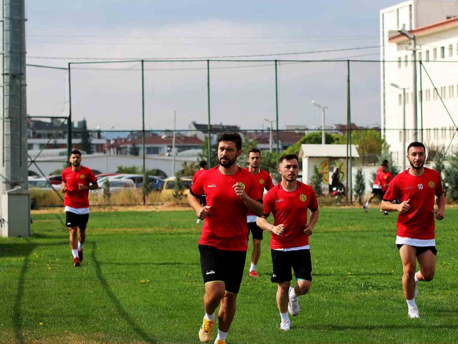 Eskişehirspor’da Tatil Bitti, Topbaşı Zamanı