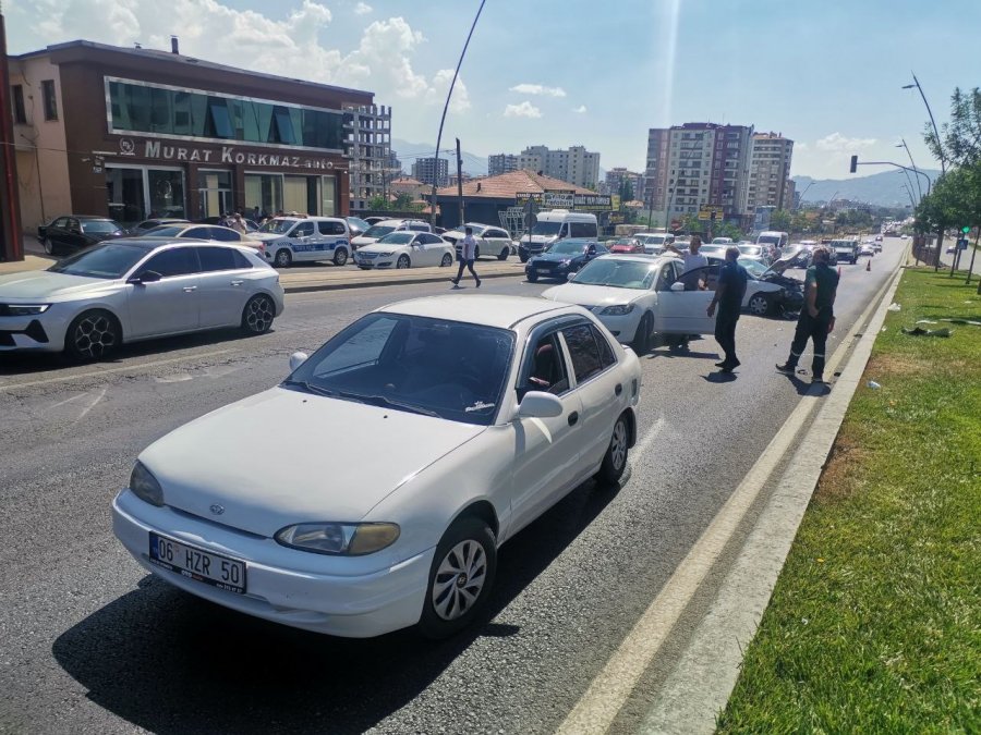 Kayseri’de Zincirleme Trafik Kazası