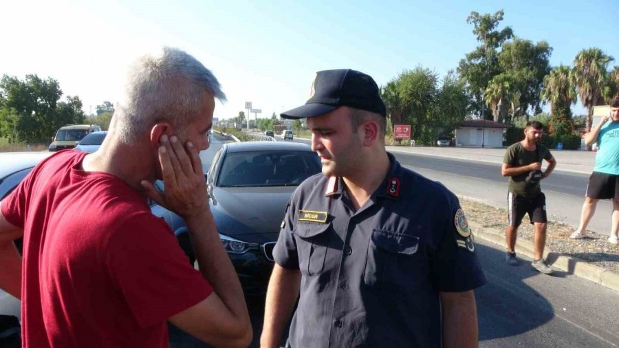 Kaza Yapan Alkollü Sürücü Jandarma Ve Sağlıkçıları Canından Bezdirdi