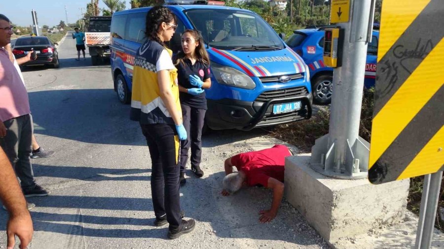 Kaza Yapan Alkollü Sürücü Jandarma Ve Sağlıkçıları Canından Bezdirdi