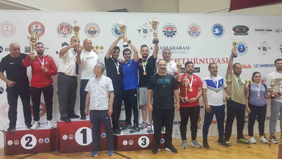 Eskişehirli Sporcular Uluslararası Turnuvaya Damga Vurdu