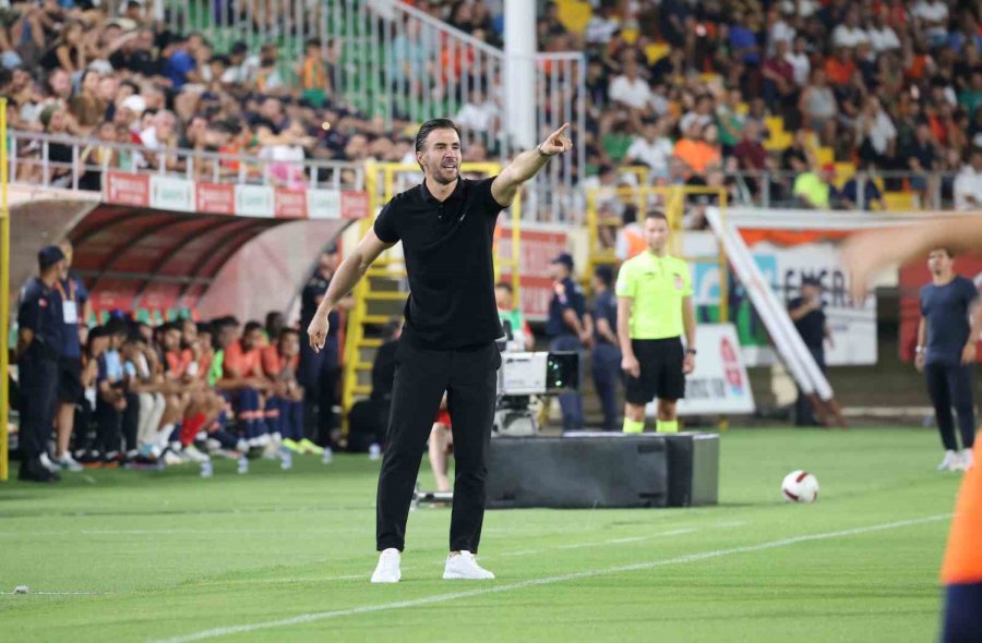 Trendyol Süper Lig: Alanyaspor: 1 - Başakşehir: 0 (ilk Yarı)