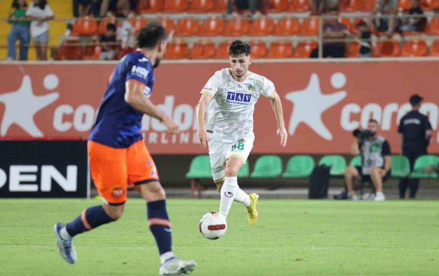 Trendyol Süper Lig: Alanyaspor: 2 - Başakşehir: 0 (maç Sonucu)