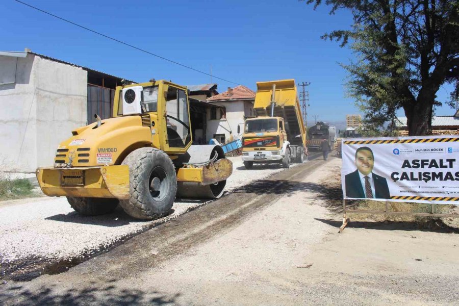 10 Bin Metre Kanalizasyon İmalatının Ardından Asfaltlama Çalışmalarına Başladı