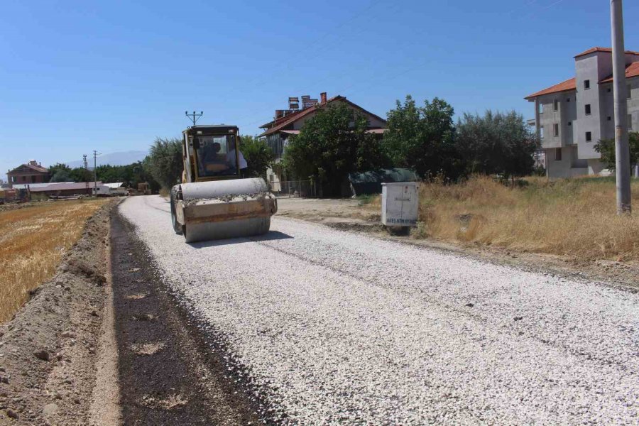 10 Bin Metre Kanalizasyon İmalatının Ardından Asfaltlama Çalışmalarına Başladı