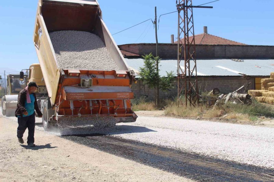 10 Bin Metre Kanalizasyon İmalatının Ardından Asfaltlama Çalışmalarına Başladı