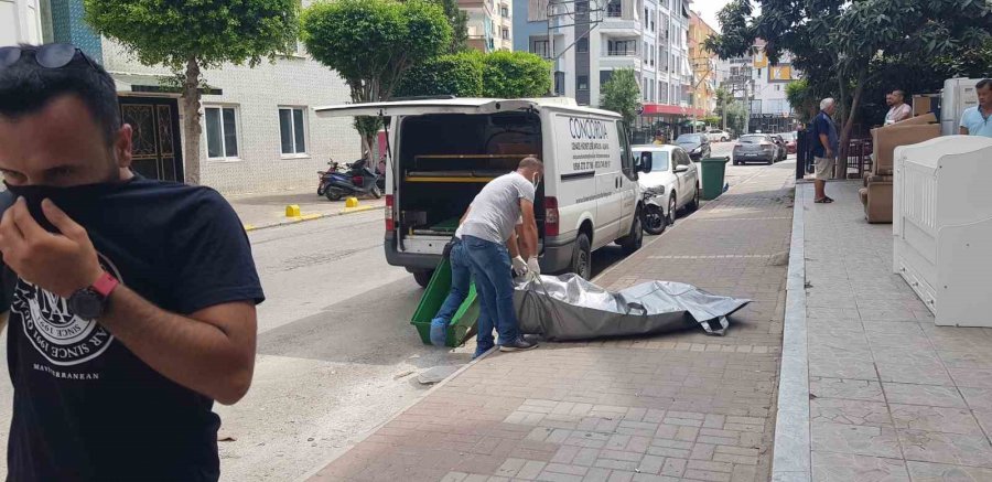 Finlandiyalı Kadın Alanya’daki Evinde Ölü Bulundu, Ekipler Kokudan Taşımakta Zorlandı