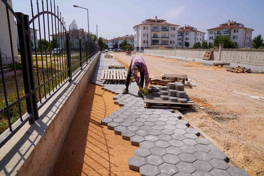 Tepebaşı’nda Üstyapı Çalışmaları Sürüyor