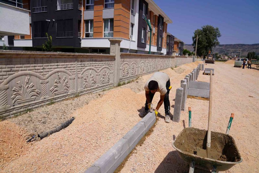 Tepebaşı’nda Üstyapı Çalışmaları Sürüyor