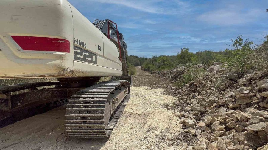 Tarsus’ta Kırsal Mahallerin Yol Sorunu Çözülüyor