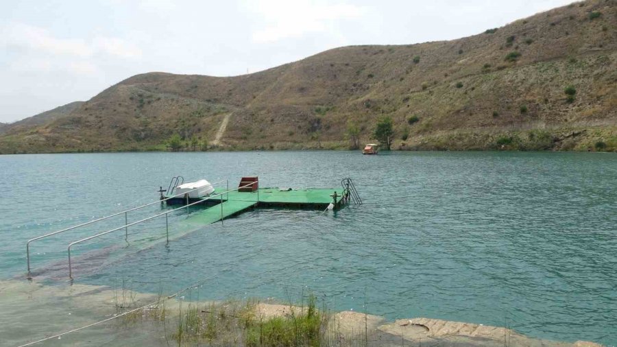 İngiliz Turist Yüzmek İçin Girdiği Irmakta Çevredekilerin Gözü Önünde Can Verdi