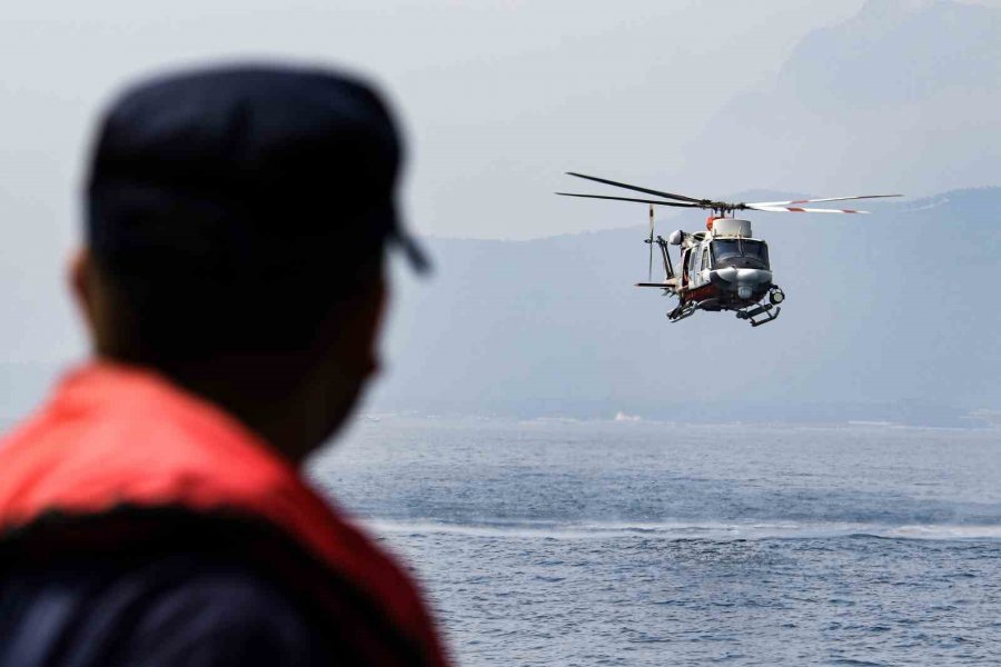 Antalya’da Sahil Güvenlik Komutanlığı Ekiplerinden Nefes Kesen Kurtarma Tatbikatı