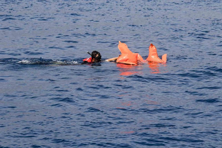 Antalya’da Sahil Güvenlik Komutanlığı Ekiplerinden Nefes Kesen Kurtarma Tatbikatı