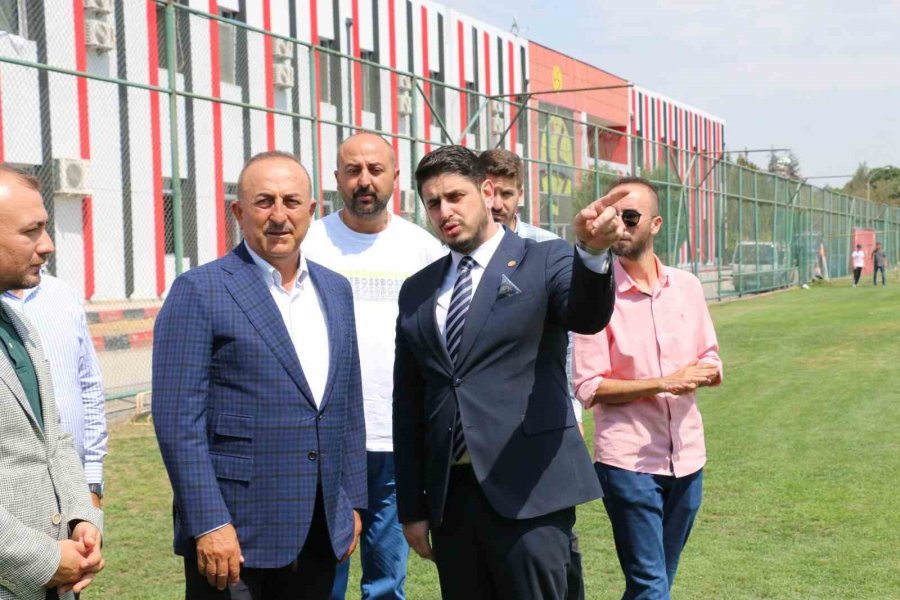 Mevlüt Çavuşoğlu’ndan, Eskişehirspor’a Ziyaret