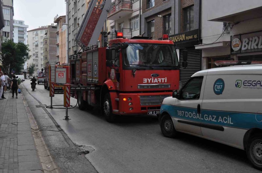 Sabah Saatlerinde Aniden Yükselen Dumanlar Endişeye Sebep Oldu