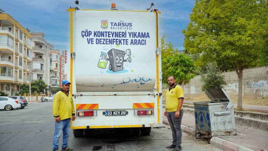 Tarsus’ta Çöp Konteynerleri Yıkanarak Dezenfekte Ediliyor