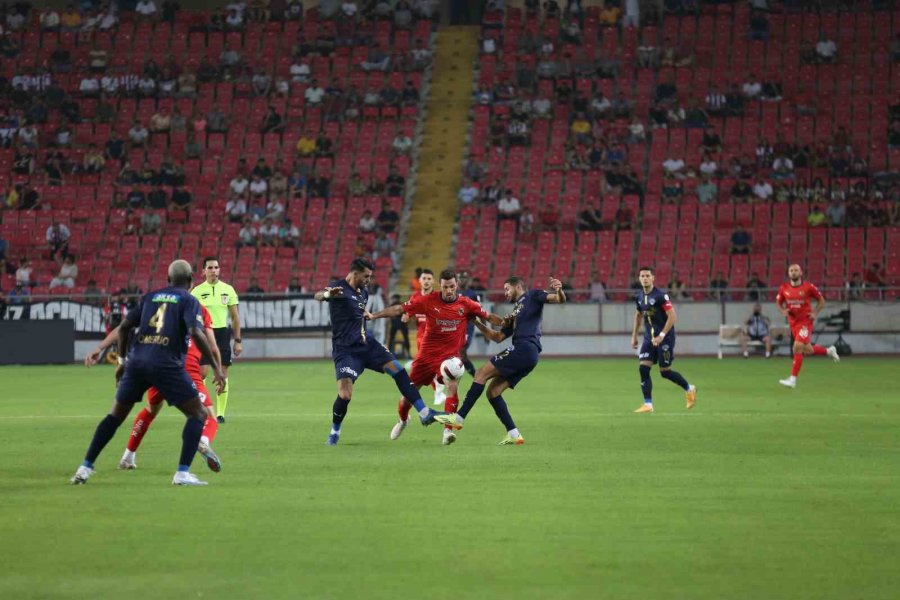 Trendyol Süper Lig: Atakaş Hatayspor: 0 - Kasımpaşa: 0 (ilk Yarı)