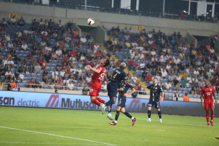 Trendyol Süper Lig: Atakaş Hatayspor: 0 - Kasımpaşa: 0 (ilk Yarı)