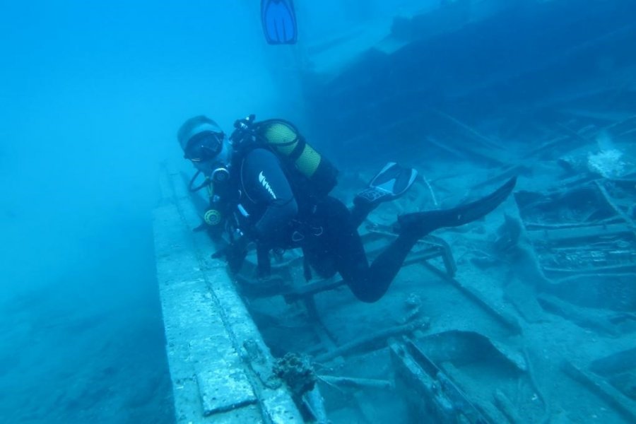 Eskişehirli Dalgıçlar Denizin 12 Metre Altında Halay Çekti