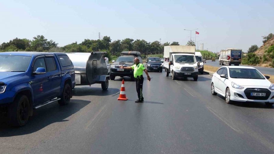 Hurdaya Dönen Araçtan Burunları Kanamadan Çıktılar