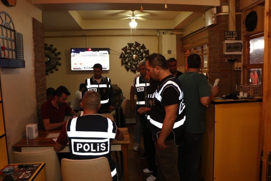 Polis Ekiplerinin Denetimlerinde 5 Bin 783 Şahıs Kontrol Edildi