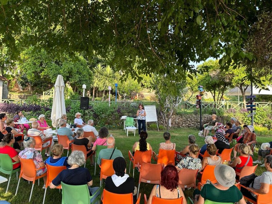 Falez Yaşlı Evi’nde Demans Konuşuldu