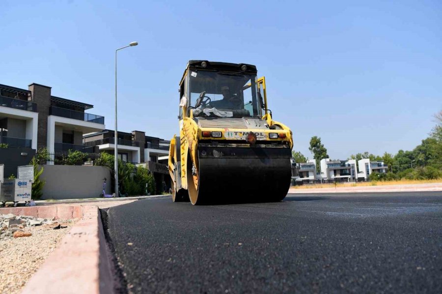 Konyaaltı’nda Yollar Yenileniyor