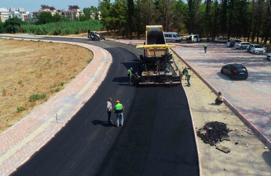 Konyaaltı’nda Yollar Yenileniyor