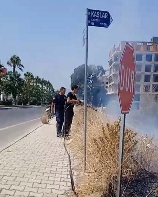 Gazipaşa’da Otluk Yangını Söndürüldü