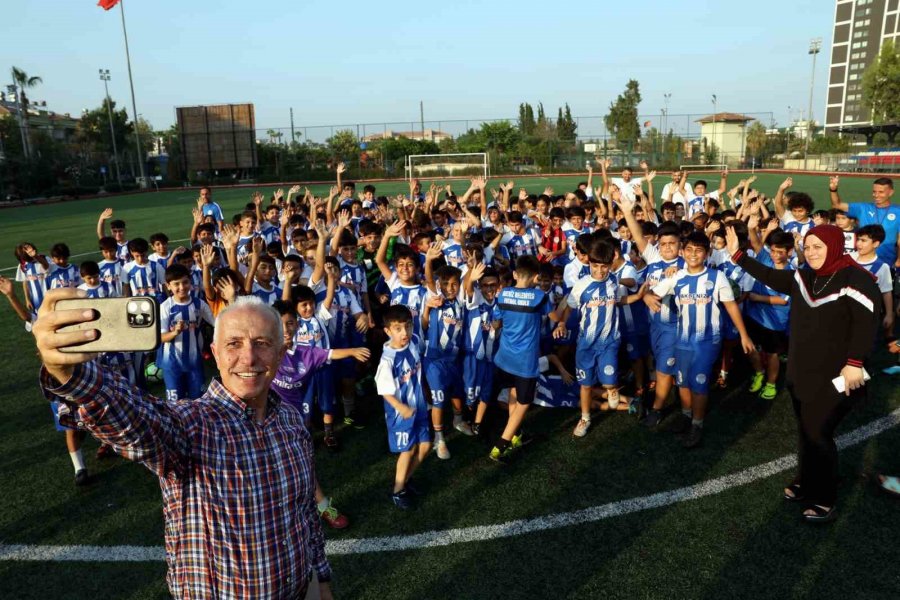 Akdeniz Belediyesinin Yaz Spor Okulları Devam Ediyor