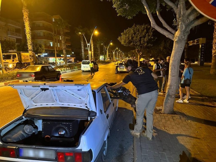 Antalya’da Güven Huzur Uygulaması: Aranan 11 Firari Yakalandı