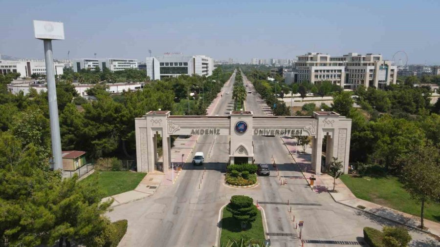 Akdeniz Üniversitesi Ailesine 14 Bin Yeni Öğrenci Katıldı