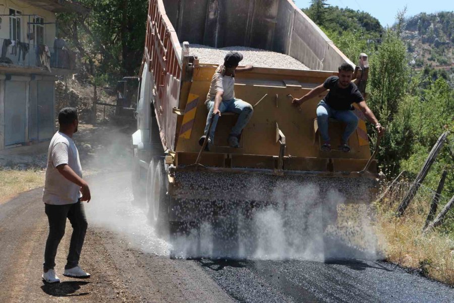 Büyükşehirden Akseki’nin 4 Mahallesine Asfalt