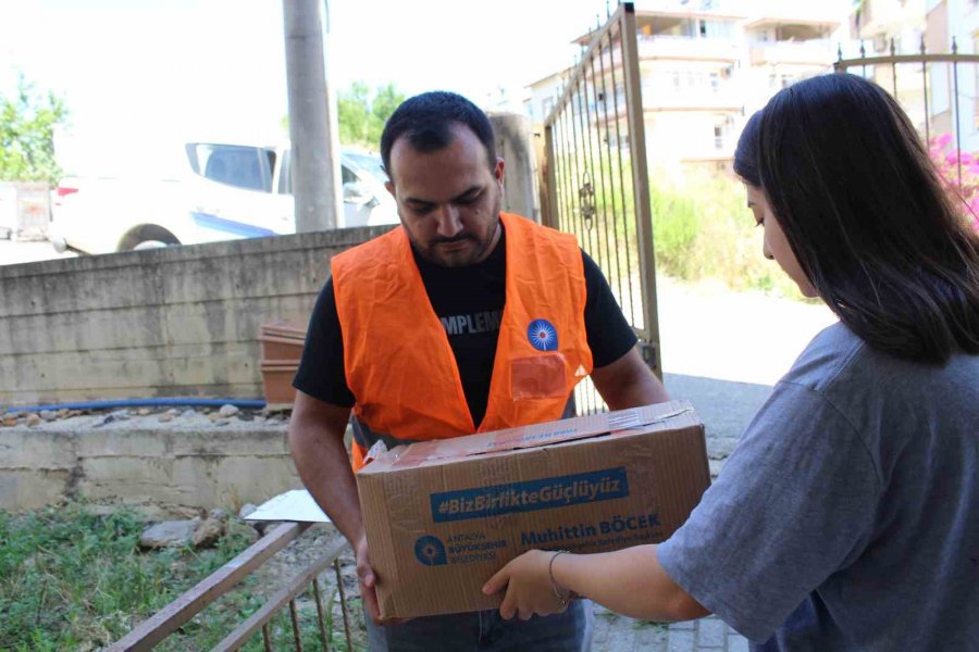 Büyükşehirin, Glutensiz Gıda Yardımı Sürüyor