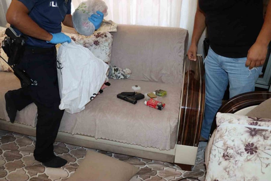 Mersin’de Son 3 Ayda 627 Tabanca Ele Geçirildi