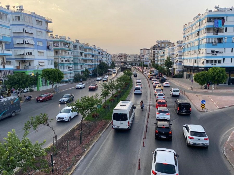 Antalya’da Motorlu Kara Taşıtları Sayısı 1 Milyon 399 Bin 627 Oldu