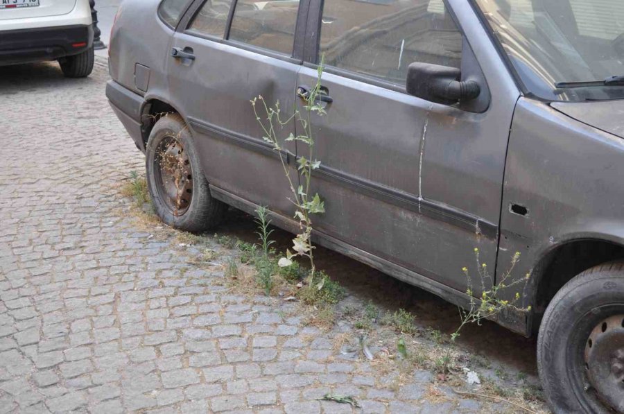 Şehit Ailesine Ait Otomobili 10 Yıldan Beri Hiç Hareket Etmedi