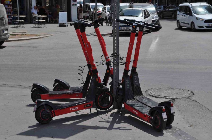 Elektrikli Scooterlar Geçtiğimiz Yıl Bin 840 Adet Kazaya Karıştı