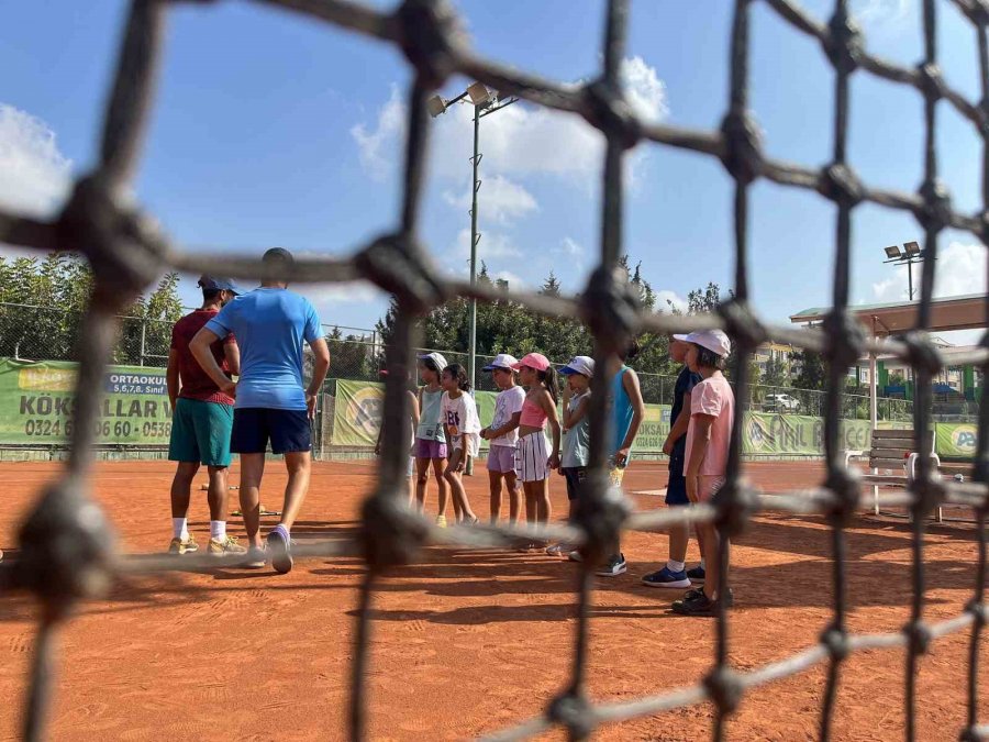 Çocuklar Dra-masal Yöntemiyle Tenis İle Tanışıyor