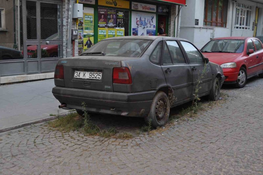 Şehit Ailesine Ait Otomobili 10 Yıldan Beri Hiç Hareket Etmedi