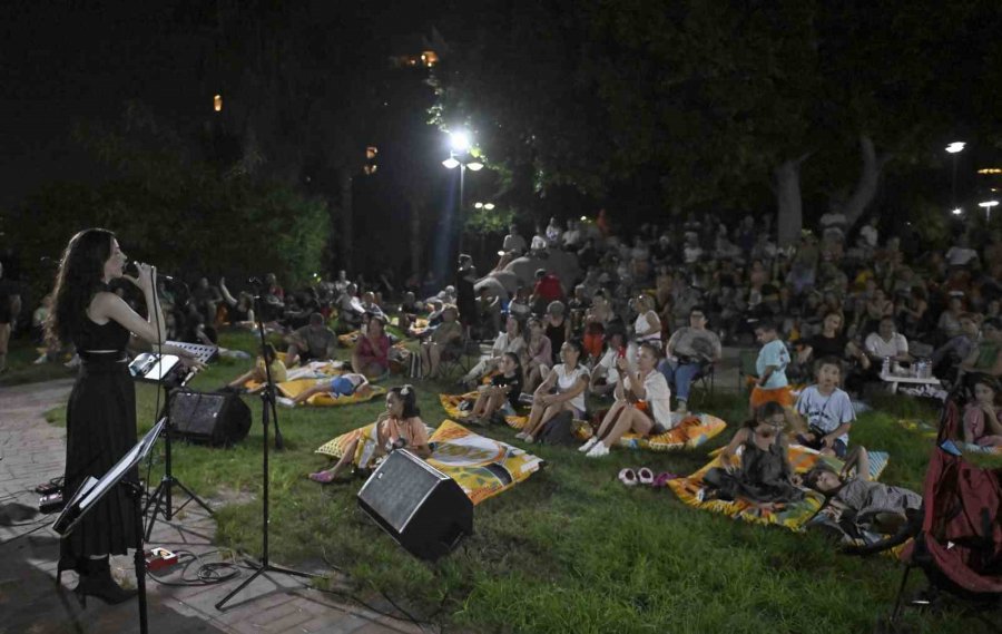 Falezlerde Müzik Ziyafeti Devam Ediyor