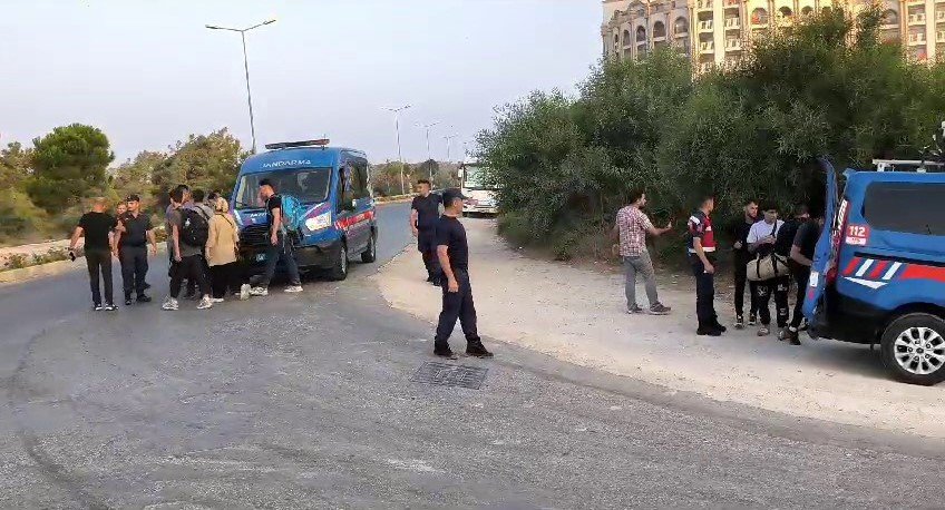 Manavgat’ta Yakalanan 270 Göçmenle İlgili 2 Şüpheli Tutuklandı