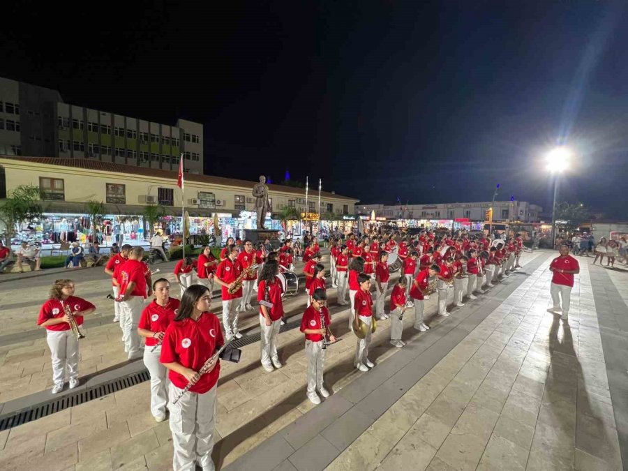 Kemer Cumhuriyet Bandosu Çalışmalarına Devam Ediyor