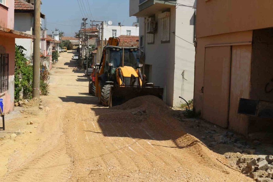 Serik’te 2 Mahallenin İçme Suyu Hattı Yenilendi