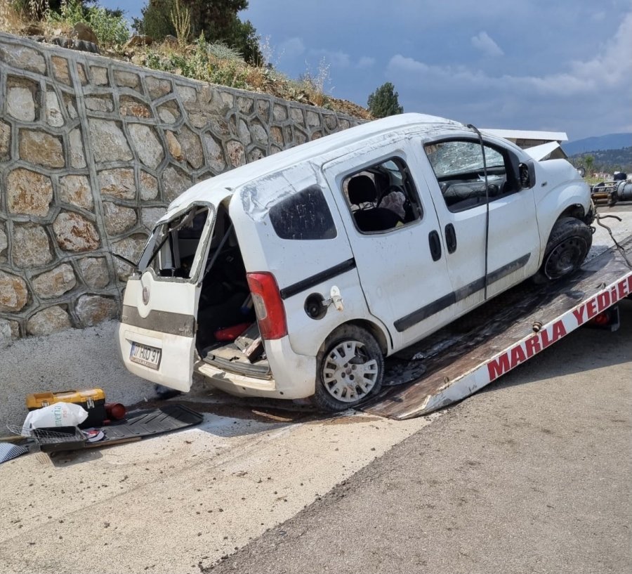 Antalya’da Trafik Kazası: 1 Yaralı