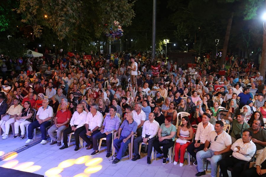 Döşemealtı Badem Şenlikleri, Karnaval Havasında Yapıldı